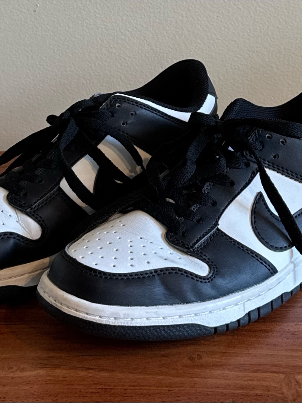 Nike Kids Black & White Low-Top Sneakers